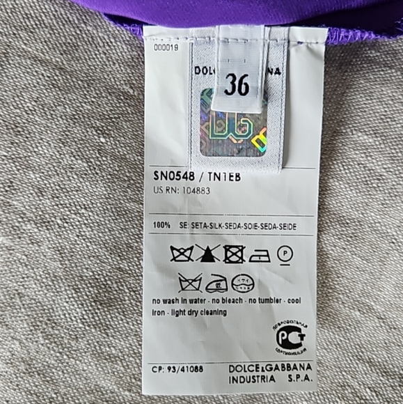 NWOT Size 6US 100% Silk, authentic Dolce & Gabbana Top - Picture 4 of 7